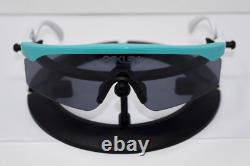 Brand New Sunglasses Oakley Collector RazorBlades Seafoam White w Grey OO9140-11