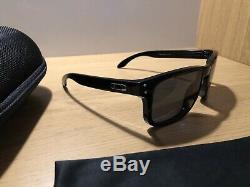 Mens Oakley Holbrook Sunglasses And Hardshell Case. Immaculate Condition