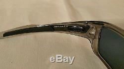 NEW 100% Oakley Men's Polarized Turbine OO9263-10 Grey Wrap Sunglasses
