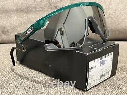 NEW OAKLEY BXTR Metal OO9237-0539 Trans Viridian/Prizm Black Sunglasses