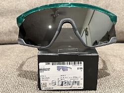 NEW OAKLEY BXTR Metal OO9237-0539 Trans Viridian/Prizm Black Sunglasses