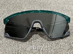 NEW OAKLEY BXTR Metal OO9237-0539 Trans Viridian/Prizm Black Sunglasses