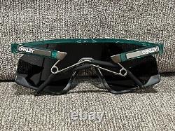 NEW OAKLEY BXTR Metal OO9237-0539 Trans Viridian/Prizm Black Sunglasses