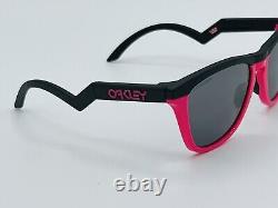 NEW OAKLEY FROGSKINS HYBRID SUNGLASSES BLACK & NEON PINK With TRIGGER ARMS