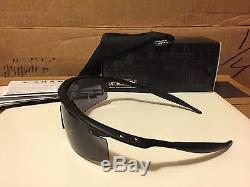 NEW OAKLEY M-FRAME Sunglasses, Industrial Matte Black / Grey Strike, 11-162