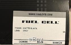 NEW OAKLEY SI FUEL CELL Matte Black-Tonal Flag withGrey Mens Sunglasses OO9096-29