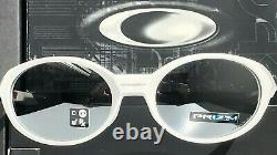 NEW Oakley EYE JACKET Polished White PRIZM Black Lens Sunglass 9438-04
