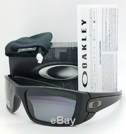 NEW Oakley Sunglasses Fuel Cell Matte Black Grey Polarized 9096-05 AUTHENTIC