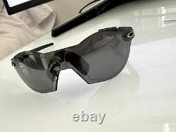 NEW with scratch Oakley sunglasses 9098 01 Re Subzero Prizm