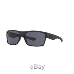 New Authentic Oakley TwoFace Sunglasses OO9189-05 Gunmetal Frame Grey Lens NIB