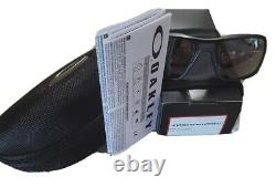 New OAKLEY TRIGGERMAN Sunglasses OO9266-01 Matte Black Frames withMirrored Lenses