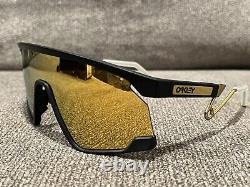 New Oakley BXTR METAL OO9237-0139 Matte Black / PRIZM 24K Sunglasses