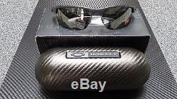 New Oakley Carbon Blade Matte Carbon w Blk Iridium Polarized Mens Sunglasses