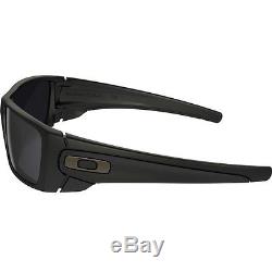 New Oakley Fuel Cell OO9096-05 Matte Black Grey Polarized Sport Sunglasses F/shi
