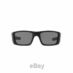 New Oakley Fuel Cell Sunglasses OO9096-05 Matte Black Grey Polarized Lens NIB