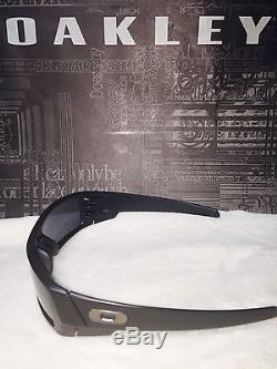 New Oakley Gascan 03-473 Matte Black Frame with Grey Lens Mens Sunglasses NIB Gray