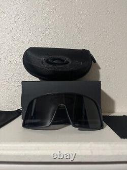 New Oakley Sutro Men's Sunglasses Black
