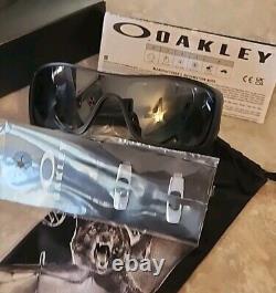 OAKLEY Batwolf POLARIZED Sunglasses Matte Black Ink/Black Iridium OO9101-35