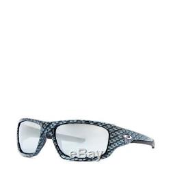 OO9236-10 Mens Oakley Valve Sunglasses Carbon Fiber/Chrome Iridium