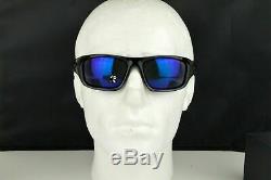 OO9236-12 Mens Oakley Valve Sunglasses Polished Black Deep Blue Polarized