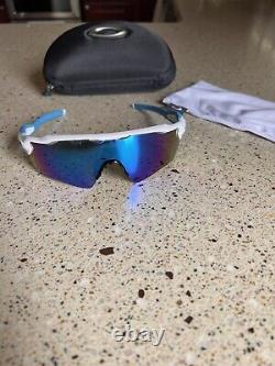 Oakley 0OO9208 Radar EV Path Shield Sunglasses Polished White/Prizm Sapphire