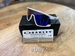 Oakley BXTR Sunglasses White Frame Prizm blue Lens