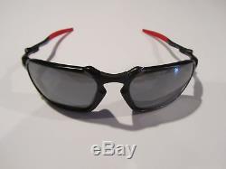 Oakley Badman Scuderia Ferrari Collection Sunglasses Carbon Polarized OO6020-07