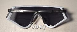 Oakley Eyeshade Heritage Collection Shied Sunglasses Polished Grey / Grey Lens