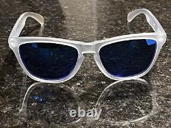 Oakley Frogskins Matte Clear /polarized Blue Lenses Sunglasses Frames READ