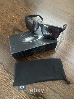 Oakley Holbrook Golf OO9102 Sunglasses Matte Black Prizm Polarized Brand New