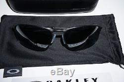 Oakley Men's Polarized Conductor 8 OO4107-02 Black Square Sunglasses