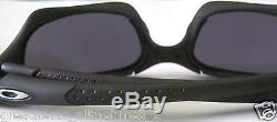 Oakley Mens MAG SWITCH Dark Carbide/ Black Iridium 03-821 Sunglasses