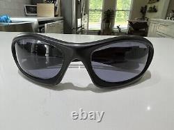 Oakley Monster Dog Jet Black Sunglasses Black Iridium Made In USA