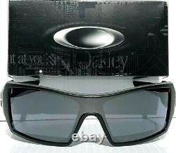 Oakley OIL RIG Matte Black frame w Black iridium Lens Sunglass 9081 03-464