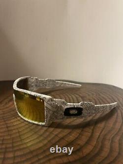 Oakley Oil Rig Sunglasses- white / Grey RARE