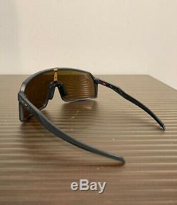 Oakley Sutro OO9406-0537 Matte Carbon withPrizm 24K Sunglasses