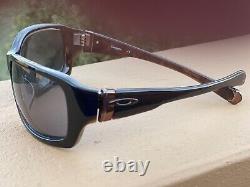 Oakley Tangent Men's Polarized Sunglasses Black Tortoiseshell Rare New Pristine