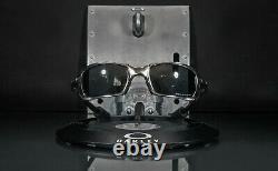 Oakley X-SQUARED Polished Finish Sunglasses-Carbon Black Polarized Lenses+Vault