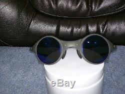 Oakley mars mens sunglasses (rare)