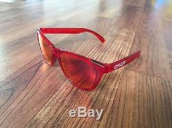VINTAGE OAKLEY FROGSKINS SUNGLASSES CRYSTAL RED With POSITIVE RED LENSES RARE FIND